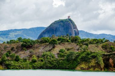 el peñol de guatape incontournable d'un voyage en colombie