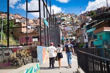 graffiti tour à la comuna 13 medellin
