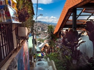graffiti tour à la comuna 13 medellin