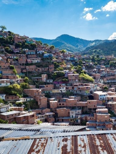 graffiti tour à la comuna 13 medellin