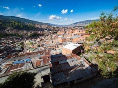 graffiti tour à la comuna 13 medellin