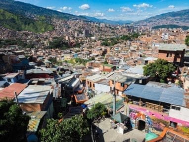 graffiti tour à la comuna 13 medellin