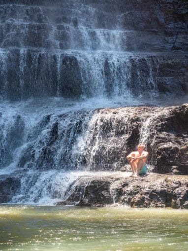 cascade juan curi, san gil, road-trip en colombie