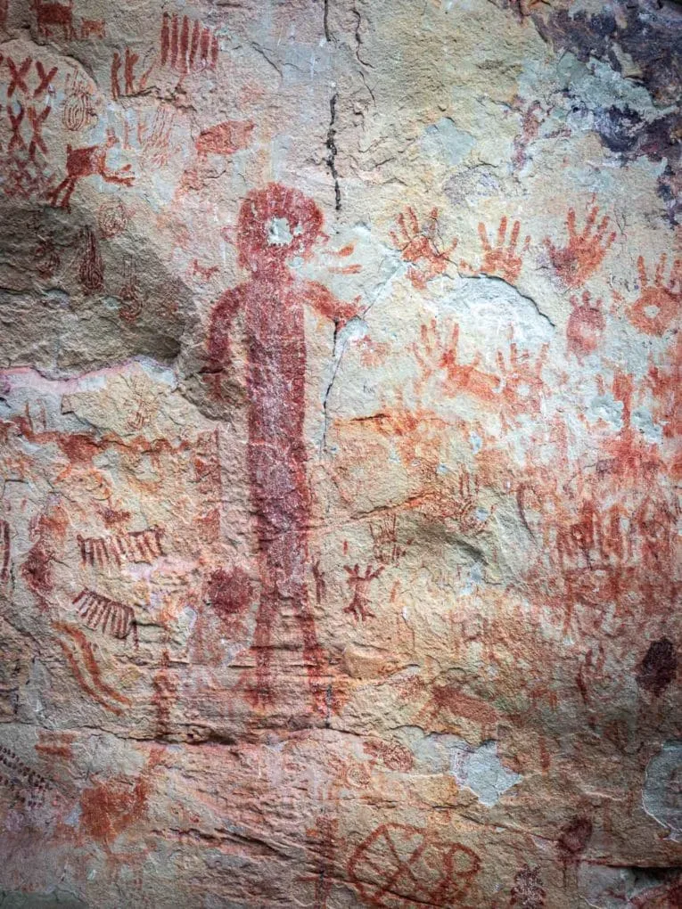 Peintures rupestres de Cerro Azul dans le Guaviare en Colombie