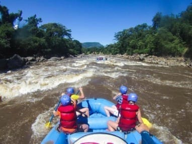 Rafting à San Gil dans le rio Suarez en Colombie