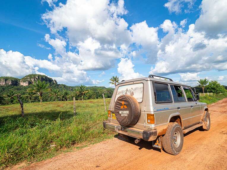 Contact agence pour louer une voiture avec chauffeur en Colombie