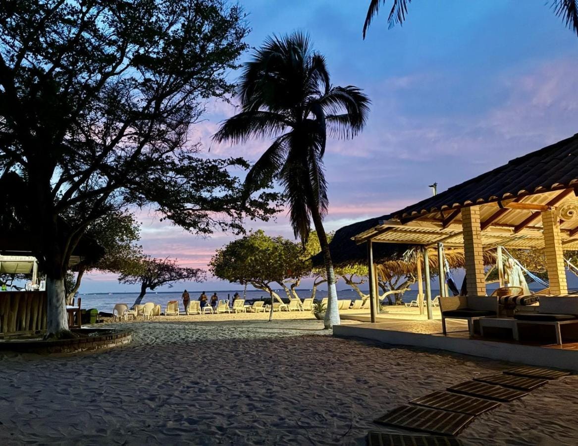 Hotel Carey Beach Baru Carthagene