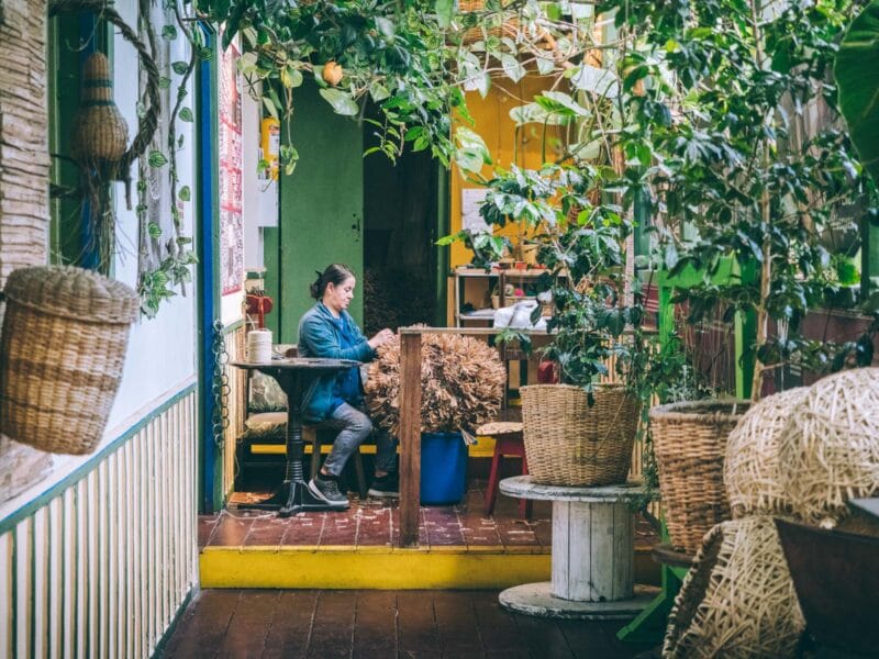 Artisanat colombien : le tissage du bejuco à Filandia